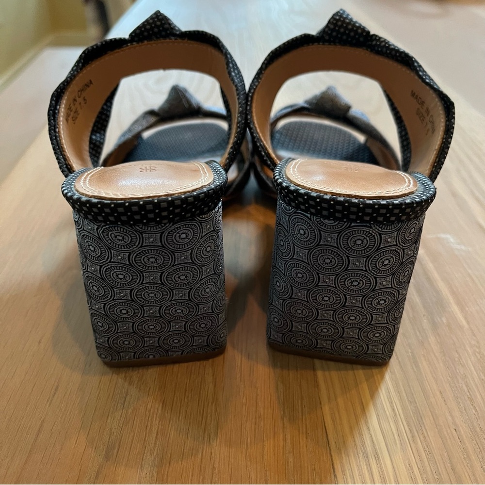 Bill Blass Sandals - Picture 4 of 5